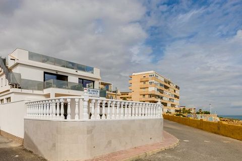 Villa i Torrevieja, Alicante, Torrevieja - € 990.000 | Ref: W-02T30F - foto 3